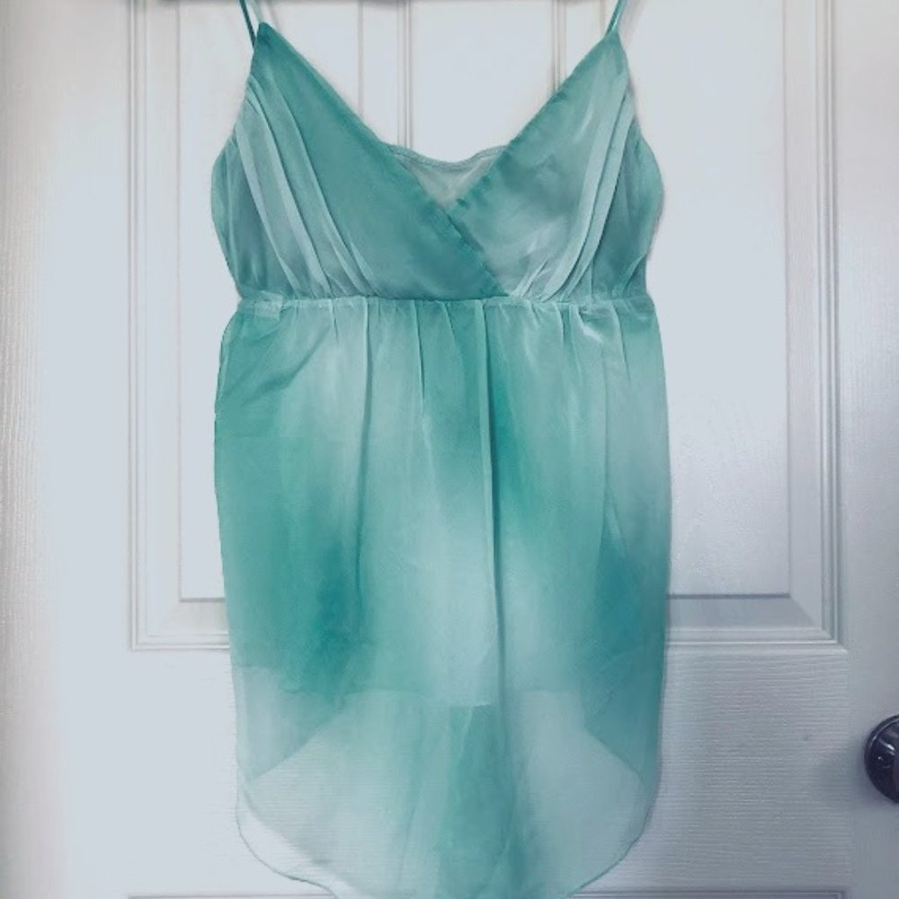 Woman green / white top / camisoles, one size NWOT